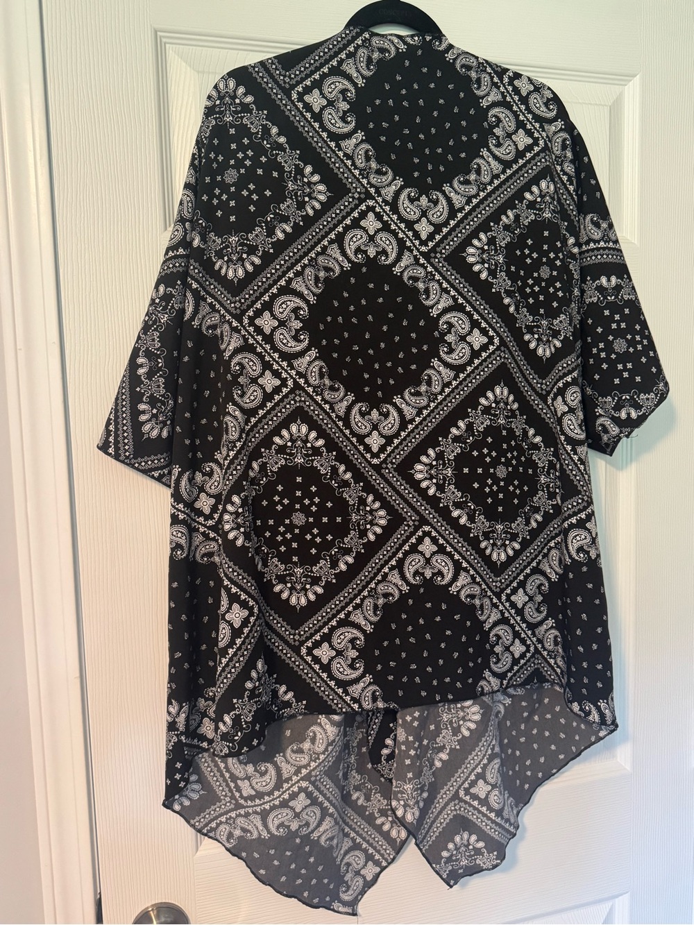 Black and White Paisley Open-Front Kimono - Picture 2 of 2